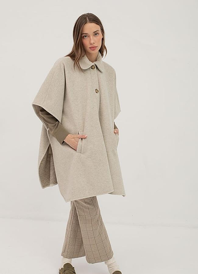 Imagen - Abrigo capa de Mus & Bombon (139 euros).