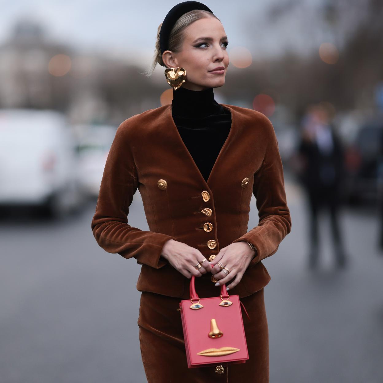 Qué chaqueta elegir para Nochevieja sin caer en la blazer negra