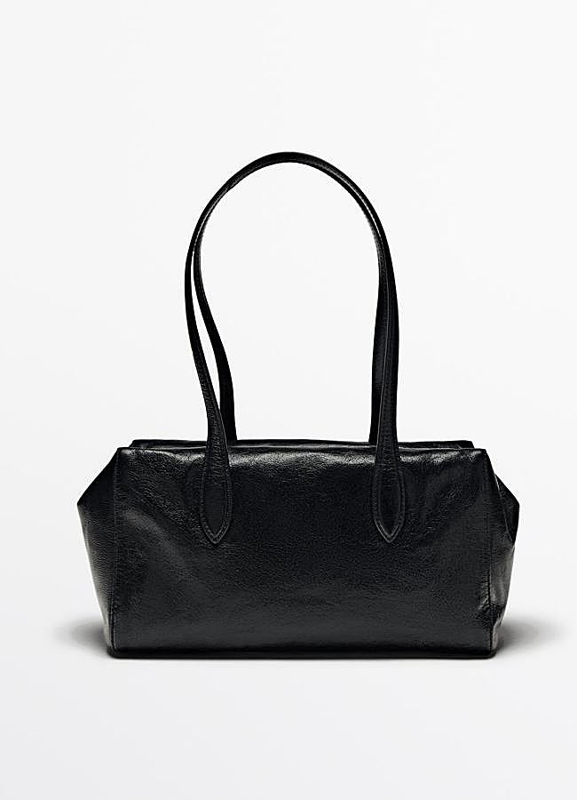 Imagen - Bolso satchel en negro de Massimo Dutti.