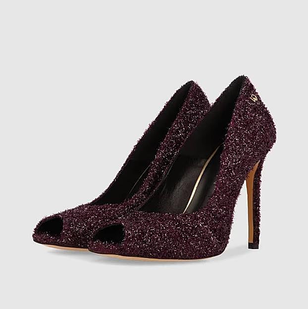 Peep toes de mujer en tejido de color morado (119€ en El Corte Inglés)