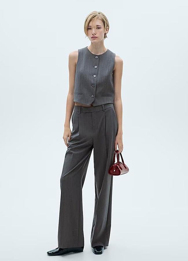 Imagen - Traje gris con chaleco y pantalones anchos