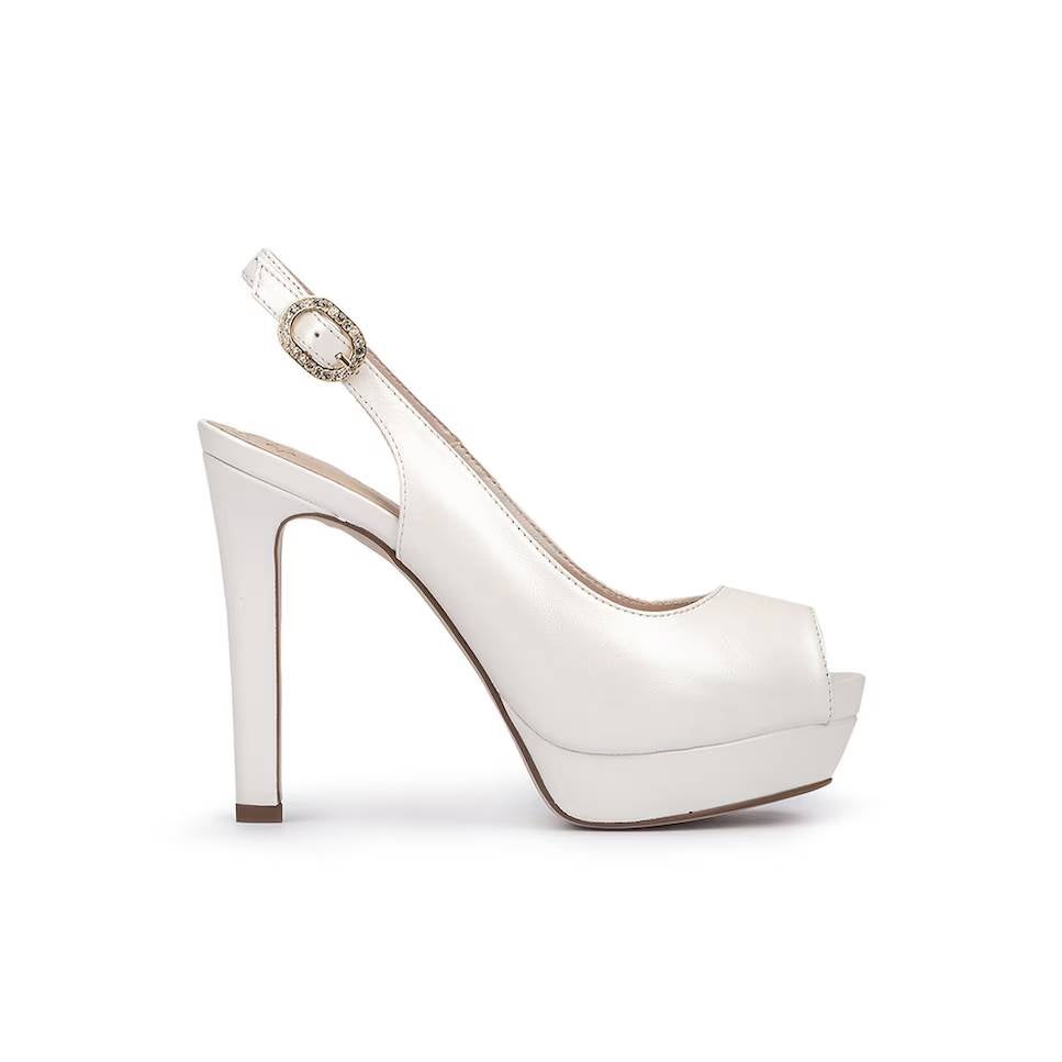 Peep Toes de mujer de piel en color blanco (145€ en El Corte Inglés)