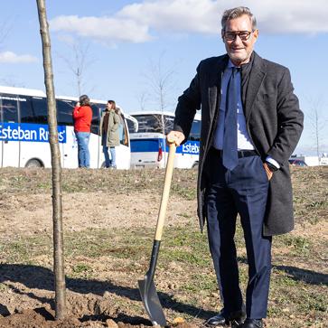Imagen secundaria 1 - Enrique Polo de Lara, director general de Salesforce España; Jaume Miquel, presidente y CEO de Tendam; y Manuel Mirat, CEO de Vocento.