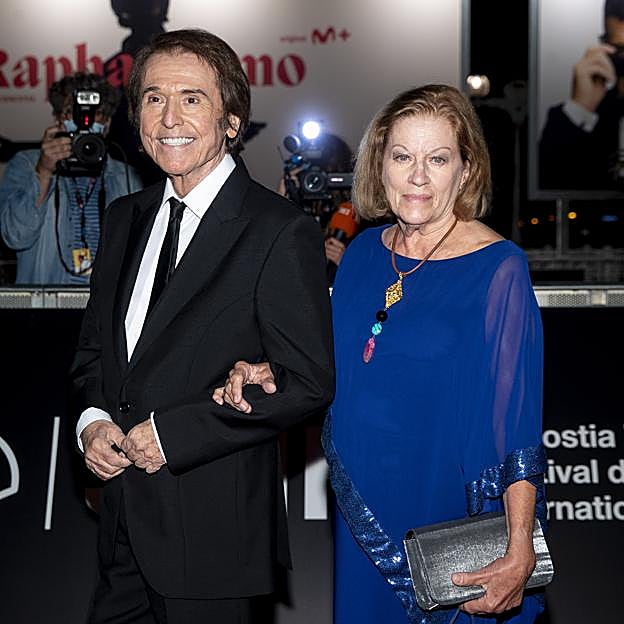 Raphael y Natalia Figueroa en 2021, durante el estreno de la serie documental 'Raphaelísimo'. 