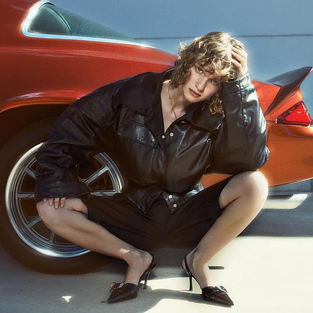 Imagen principal - Un look para cada plan de Navidad: de la cena de Nochebuena a la fiesta de Nochevieja