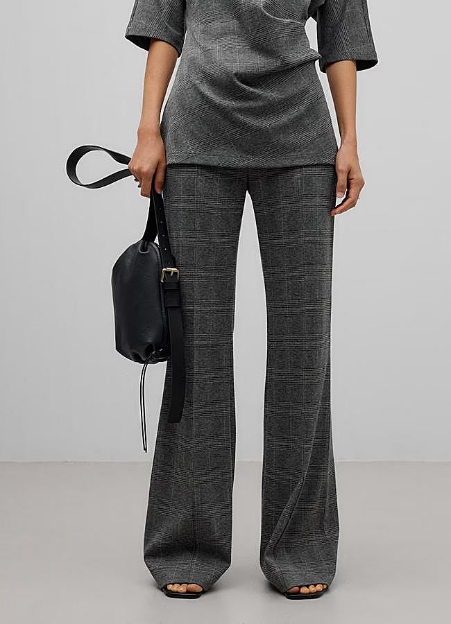 Imagen - Adolfo Dominguez Pantalón ancho gris con cuadros, 129 euros.