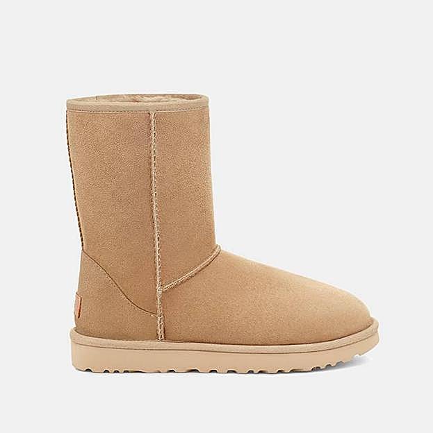 Botines Classic II Short de mujer en piel con forro interior de lana (229,95€ en El Corte Inglés)