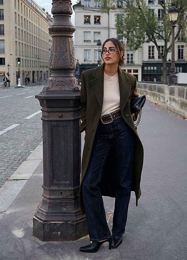 Imagen - Look con abrigo verde tendencia y vaqueros/@taina.csg