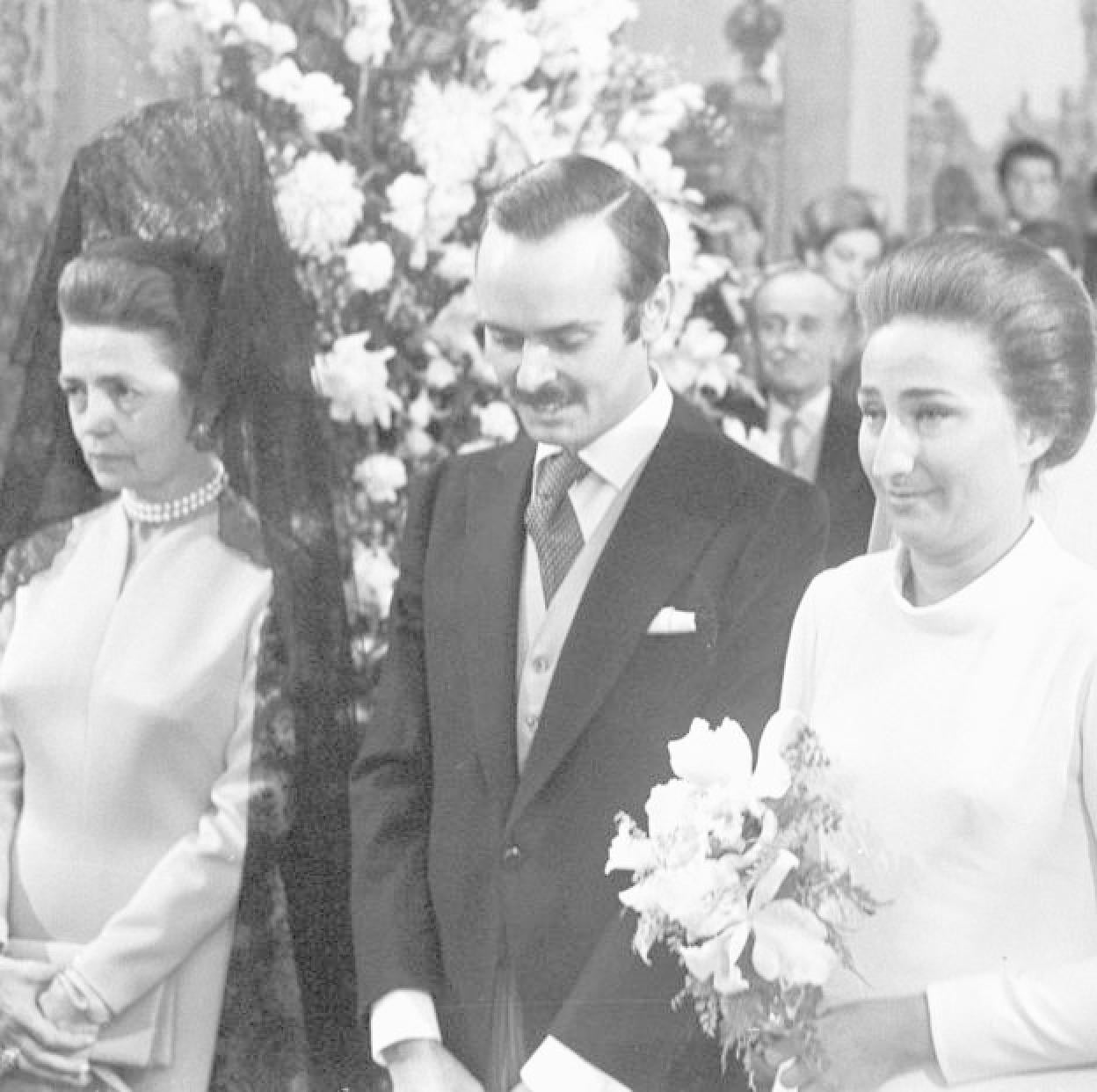 La boda de la infanta Margarita y Carlos Zurita, con la madre del novio ejerciendo de madrina. 