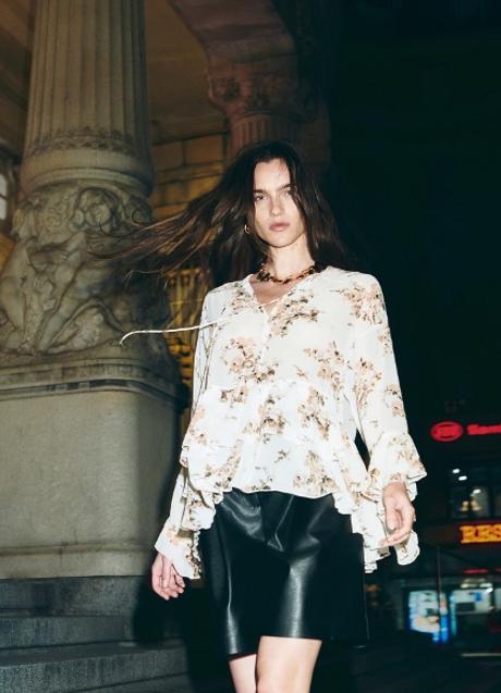 Imagen - Blusa estampada de H&M (22,99 euros)