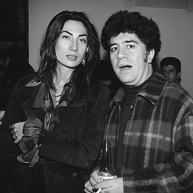 Con Pedro Almodóvar en una fiesta en el 2000.