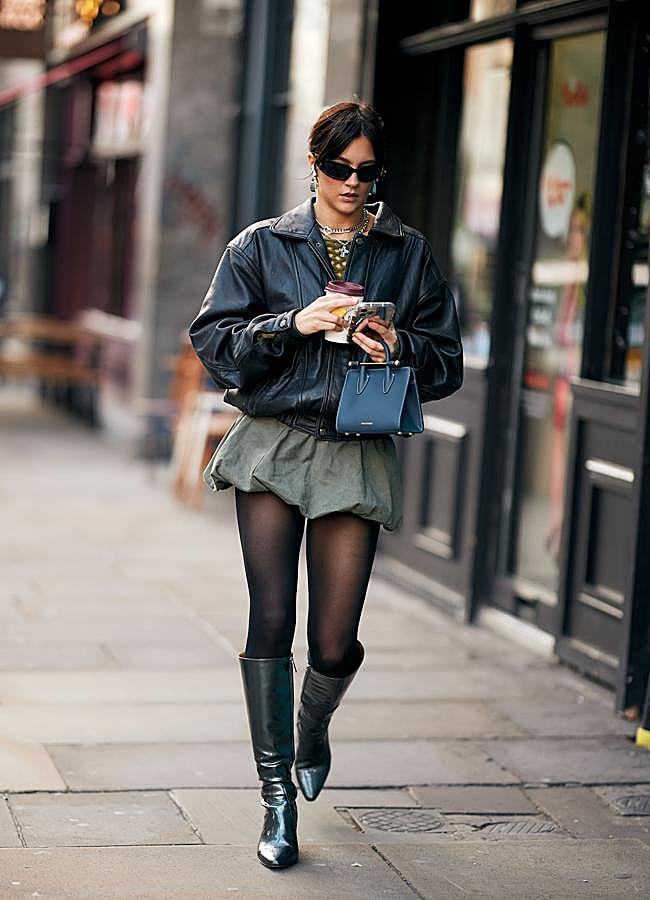 Imagen - Un look con falda globo y botas altas. Foto: Launchmetrics spotlight