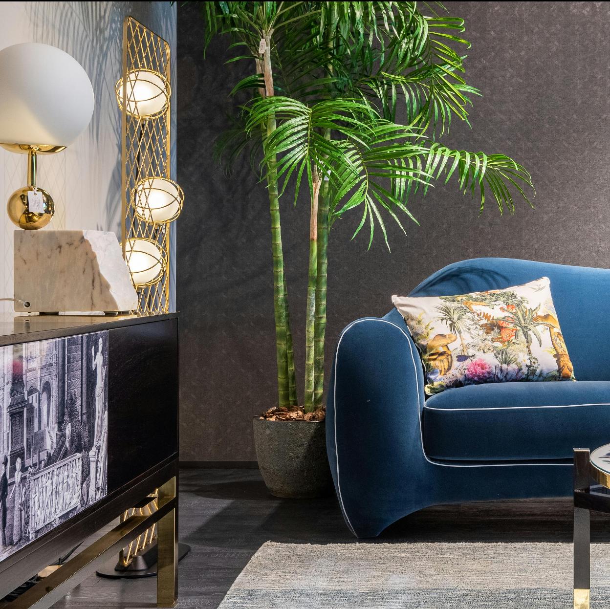 Maximalismo, juego de texturas, lujo, tonos dorados, plantas, muebles curvos, estilo retro... Las tendencias deco para 2025.