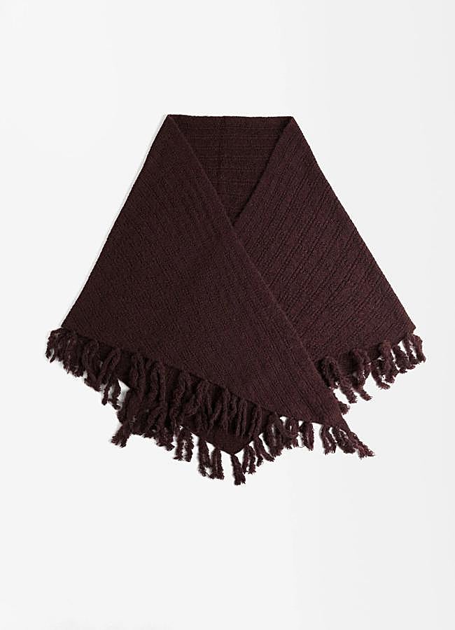Imagen - Chal con detalle de flecos en lana de Parfois (32,99 euros).