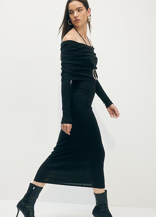 Imagen - Vestido de punto off the shoulder de H&M, 25,99 euros.