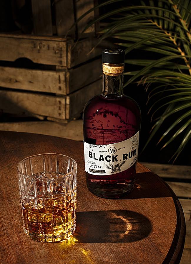Imagen - Contrabando Black Rum, una propuesta de regalo excelente para los amantes de los destilados. / DR