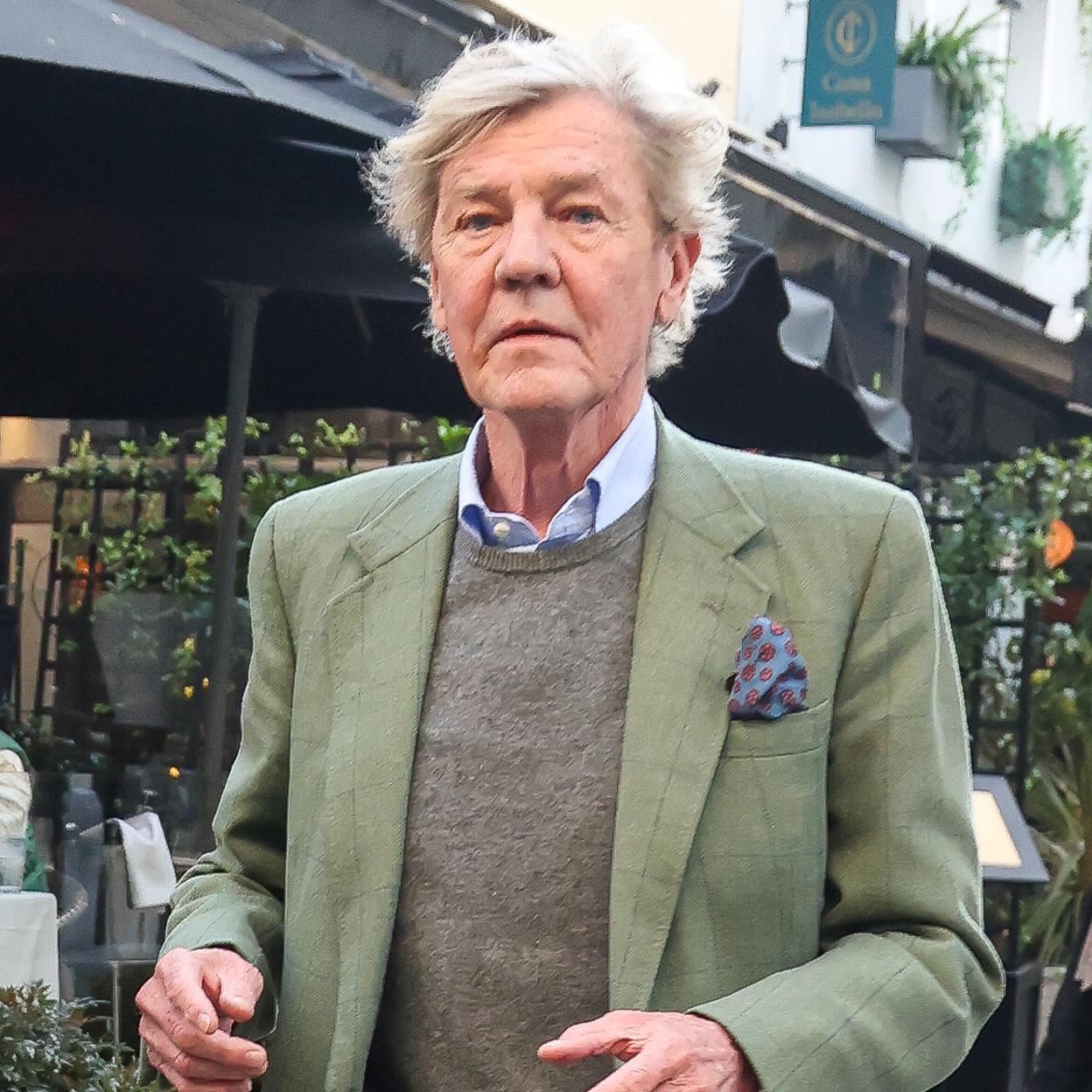 Ernesto de Hannover, paseando por Madrid. 