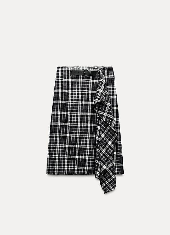 Imagen - Falda con estampado de cuadros de Zara.