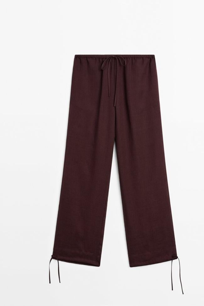 Entertainment news Celebrity gossip Movie and TV show updates Latest celebrity news Trending entertainment stories Pantalón fluido con cordones en el bajo de Massimo Dutti.