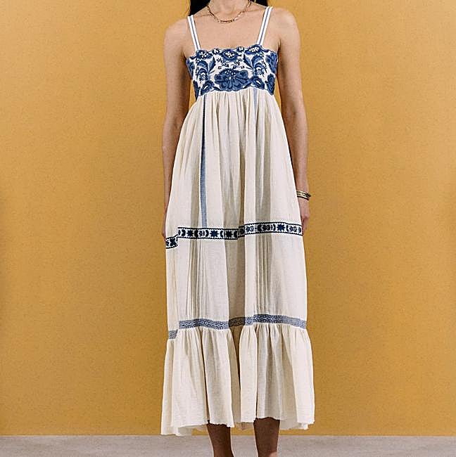 Vestido bordado de tirantes