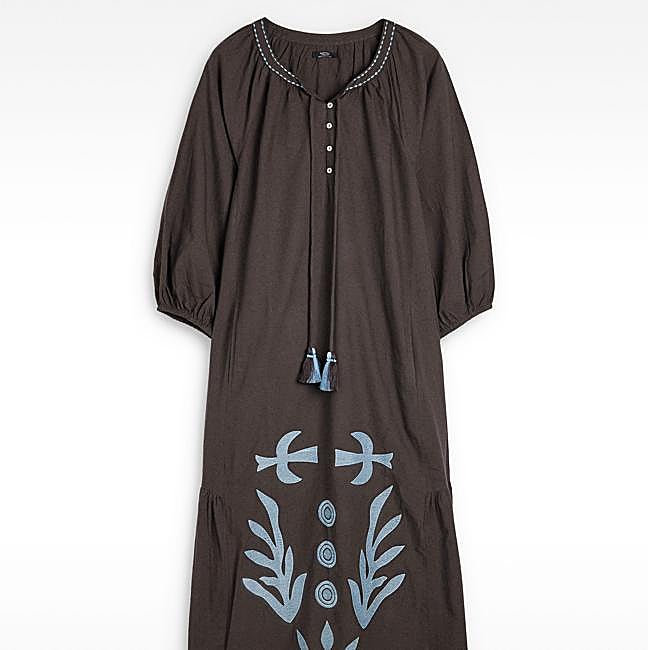 Vestido midi bordado 100% algodón (32,99€)