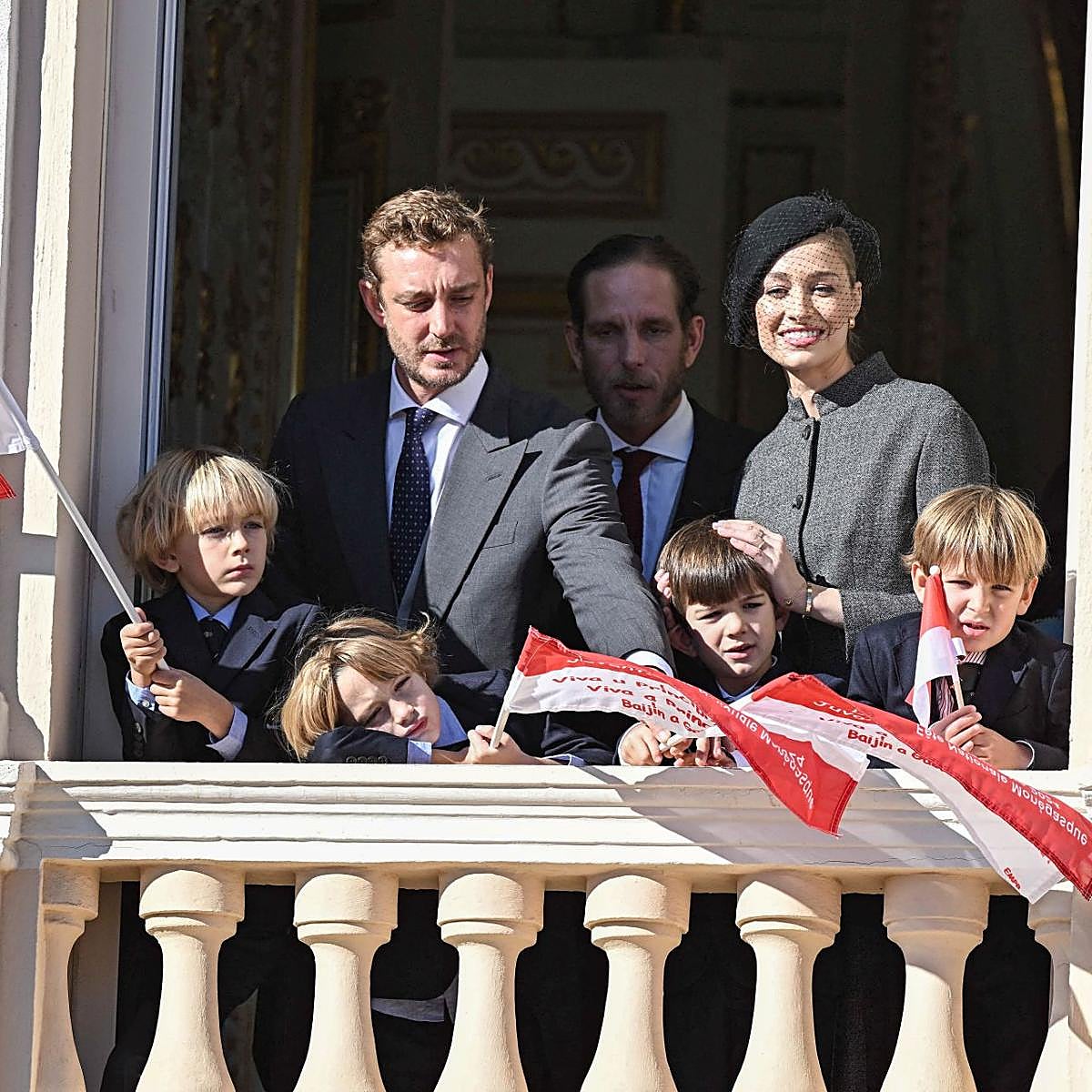 Beatrice Borromeo y Pierre Casiraghi, con sus hijos en Mónaco.