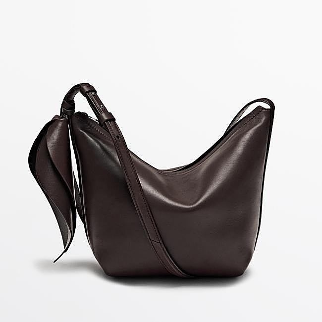 Bolso bandolera detalle flor piel napa (149€)