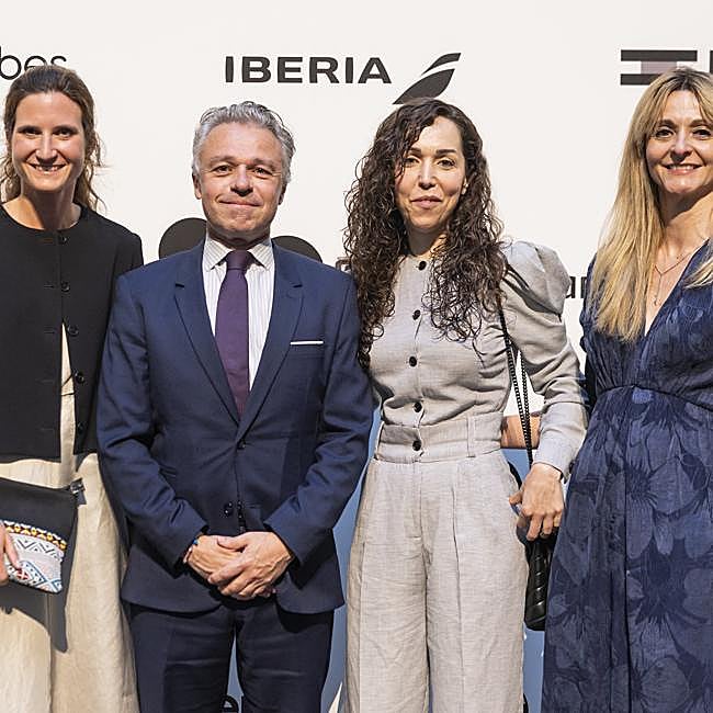 Equipo de Deloitte: Claudia Falgueras, manager de Transformación y Estratégia de Cultura; Antonio Belmonte, director de marca; Carolina Ledesma, directora de Talento; y Elena Rey, directora RRII.