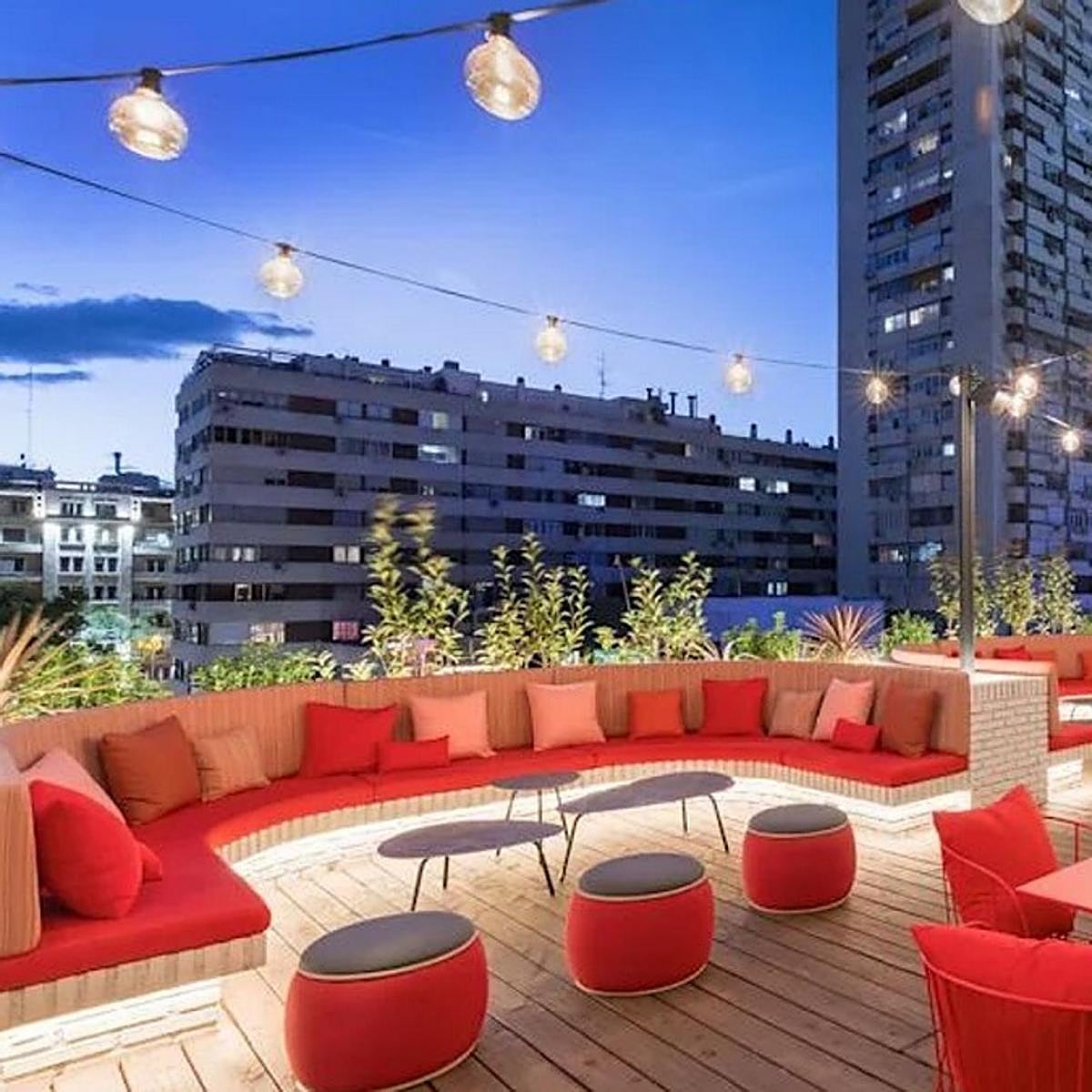 Terraza del hotel Canopy by Hilton Madrid Castellana