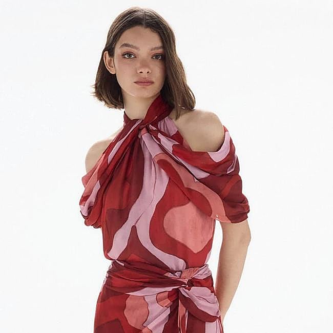 Top halter estampado (113€ en Cortefiel)