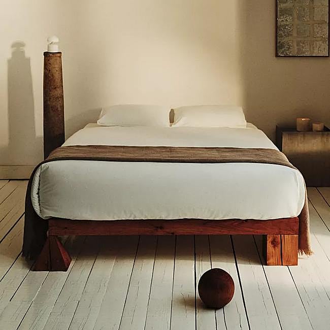 Esta funda nórdica de Lefties Home sirve para cama de 150 y 160 cm, es de algodón 100% y cuesta 25.99 euros.