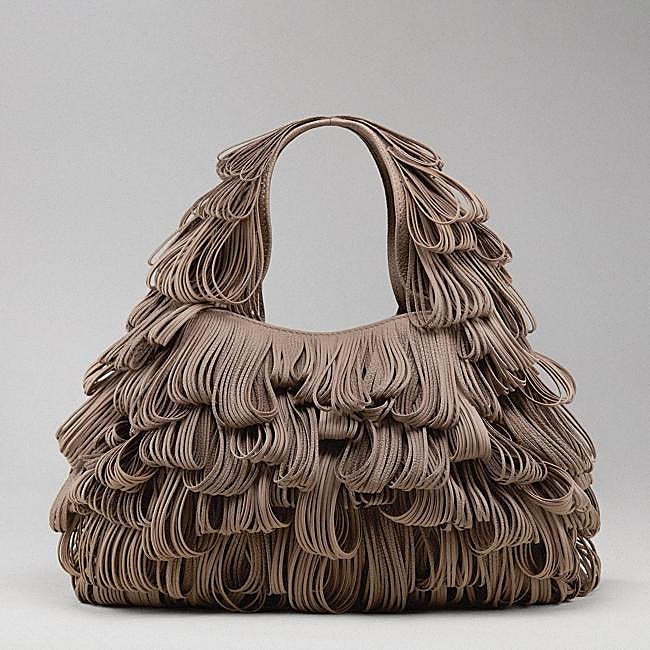 Numéro Neuf Mini Edition Wilo Taupe de Polène, 620 euros.