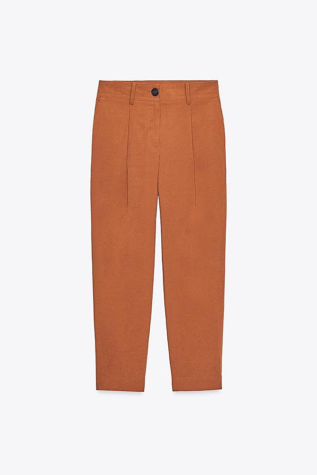 Pantalones de lino de Zara (27,99 euros)