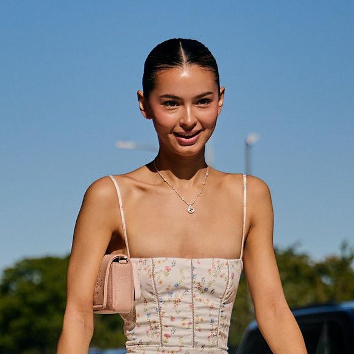 Influencer con piel glow