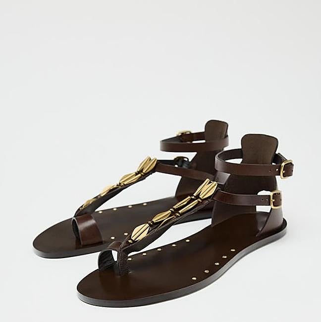 Sandalias de dedo con abalorios