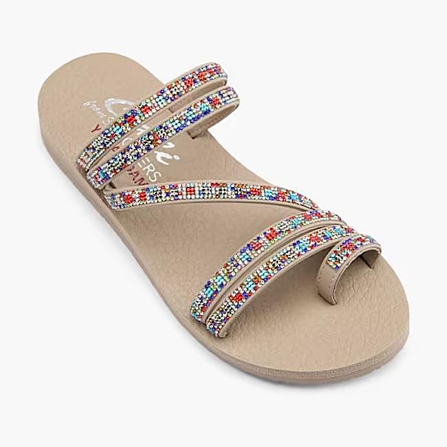 Sandalias de dedo con abalorios joya multicolores, rebajadas a 27.99 euros en Deichmann.