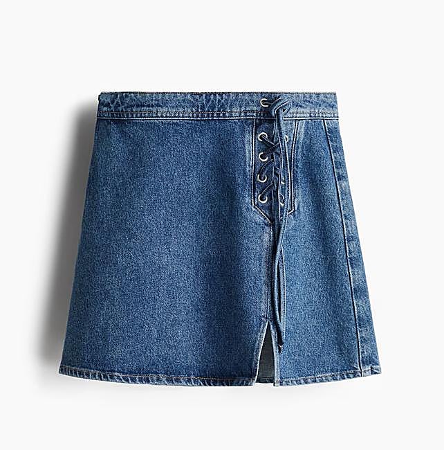 Falda vaquera de H&M (29,95 euros)