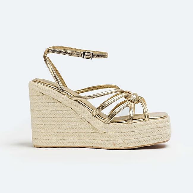 Sandalias de cuña de mujer de esparto con cierre de hebilla de Mim Shoes (69€)