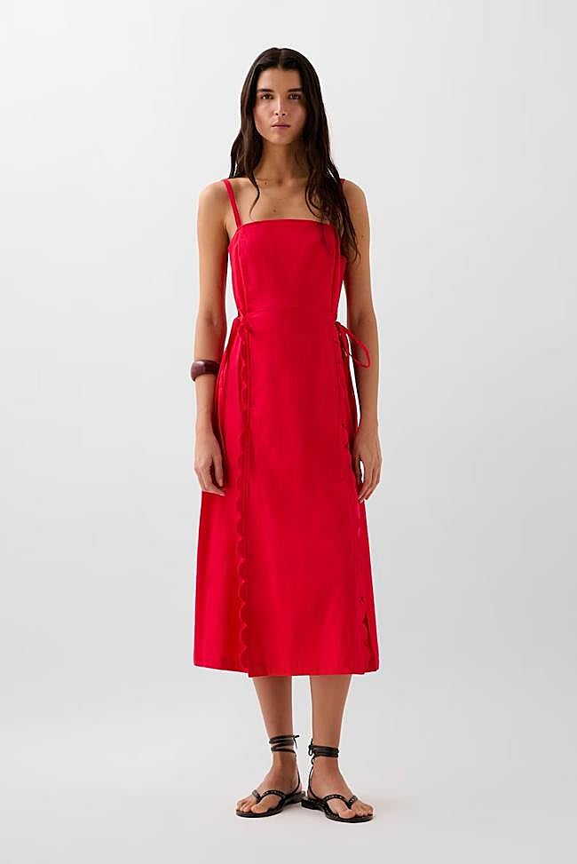 Vestido midi con cierre de cremallera de Scalpers (89,90€)
