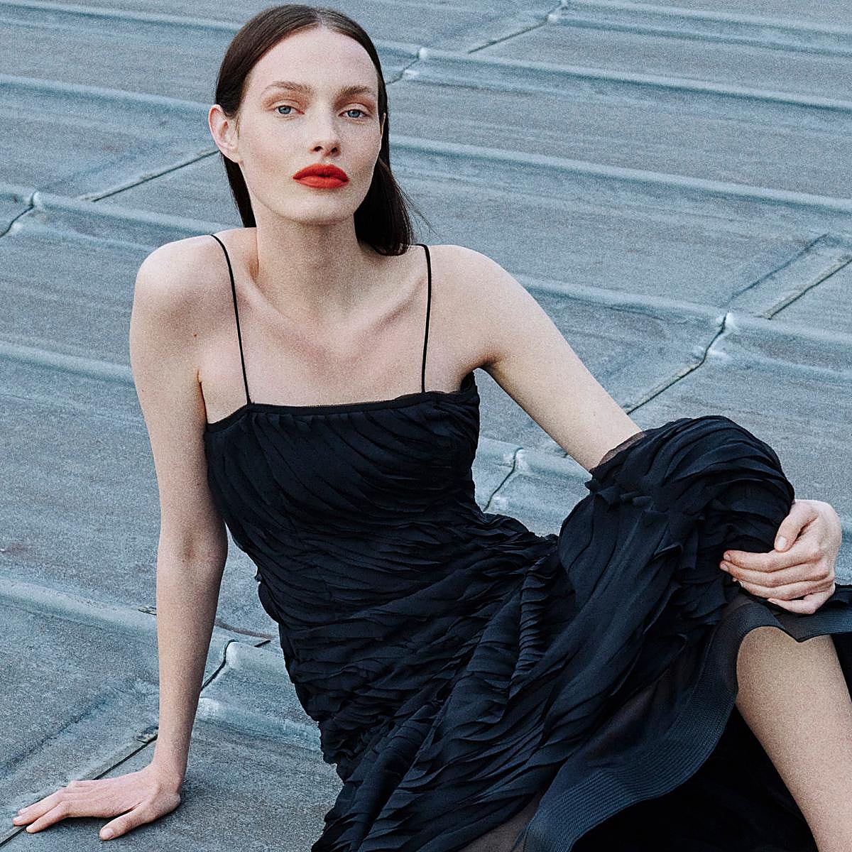 Una dermatóloga, sobre el uso de cabinas de rayos UVA: «Puede provocar cáncer de piel, manchas y signos de envejecimiento cutáneo»