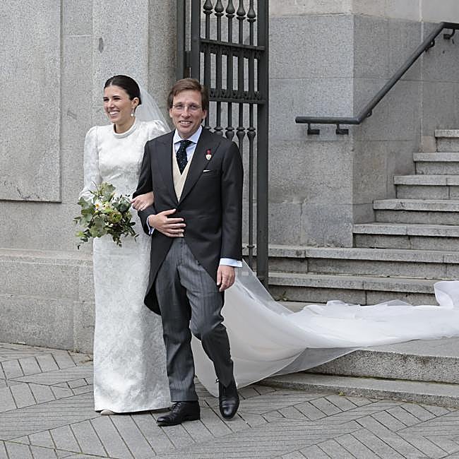 Teresa de Urquijo junto a su marido, José Luis Martínez-Almeida.