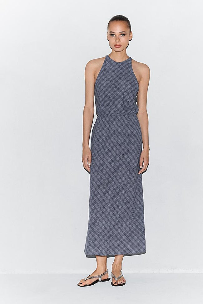 Vestido largo con vuelo.