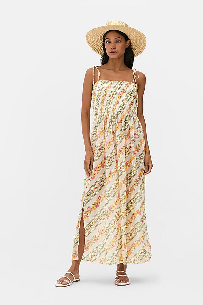 Vestido playa fruncido.