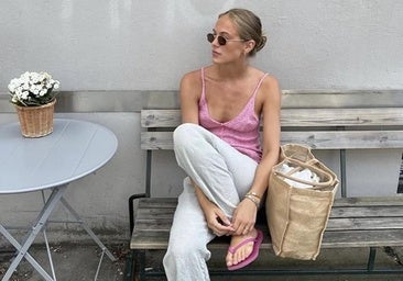 Este verano las chanclas no son solo para la piscina: así la llevan las que más saben de moda en su día a día