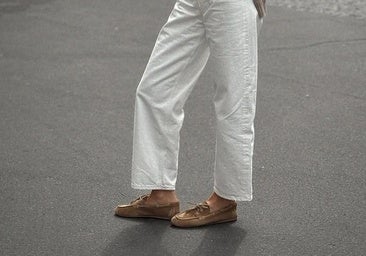 Nada de chanclas: los náuticos son el zapato de verano favorito de las mujeres clásicas +50