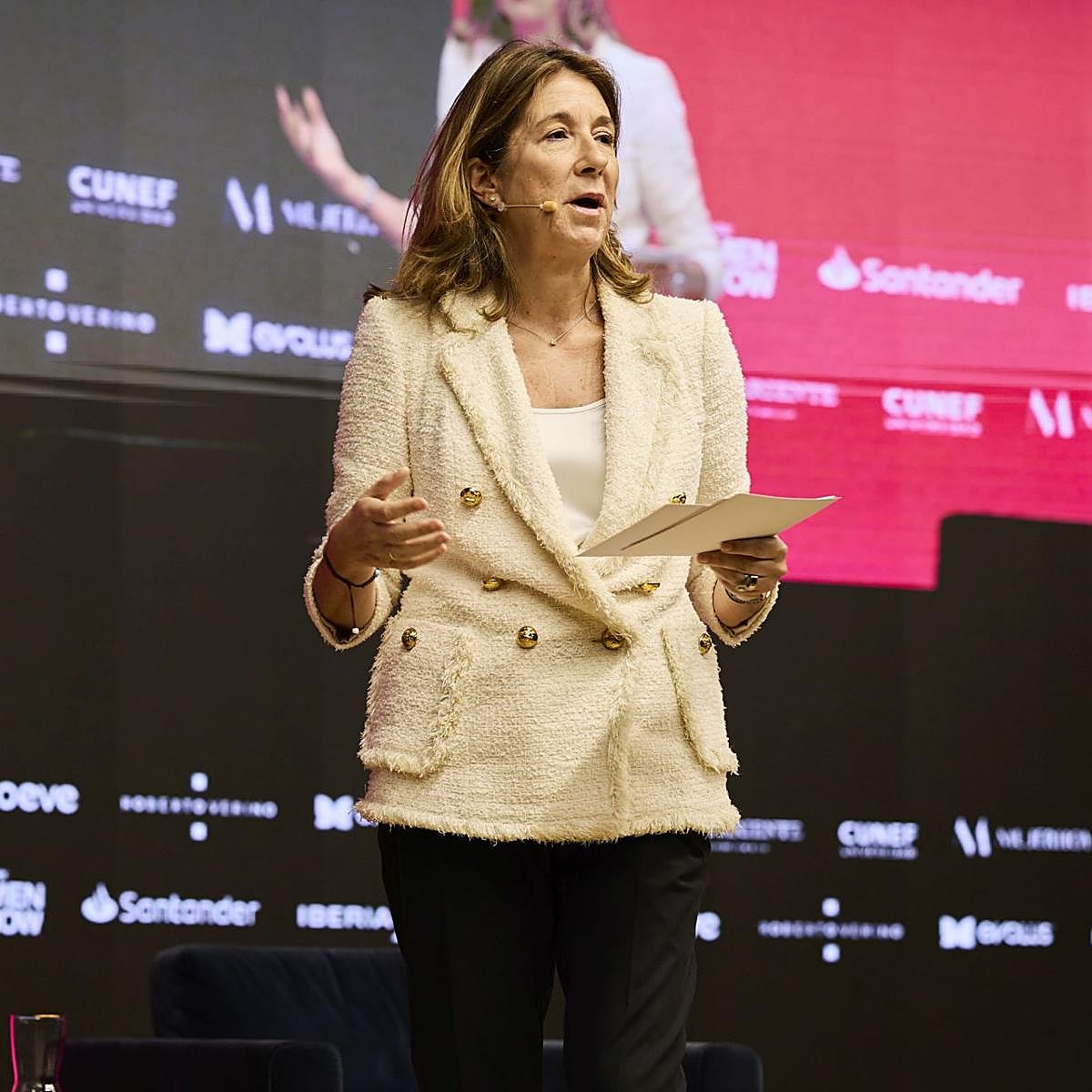 Cristina Álvarez, de Santander España: «La combinación de liderazgo humano con la tecnología puede marcar la nueva revolución»