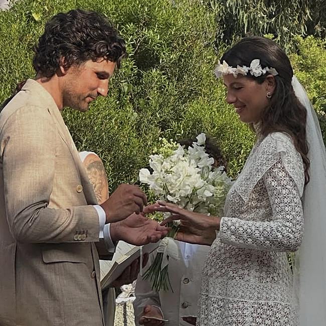 La modelo favorita de Marta Ortega se ha casado este mismo mes en París con Hubert Cromback, vicepresidente de Deutsche Bank.