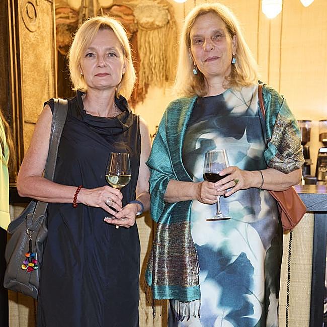 Magadalena Skipper, directora de la revista Nature, y Eleni Myrivili, directora global de Calor de la ONU.