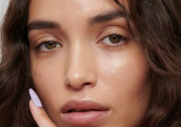 Las uñas en tonos lavanda son la alternativa perfecta al rosa este verano