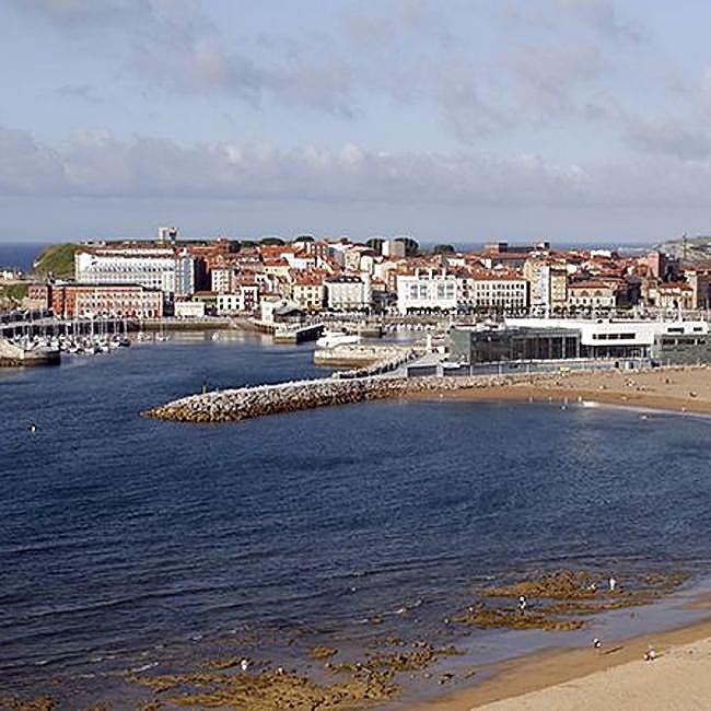Playa de Poniente, Gijón